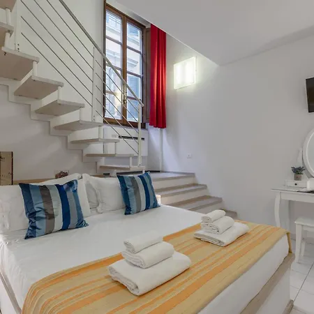 Daire Charming Loft Near The Duomo Cathedral Floransa