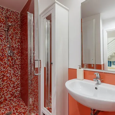 Daire Charming Loft Near The Duomo Cathedral *