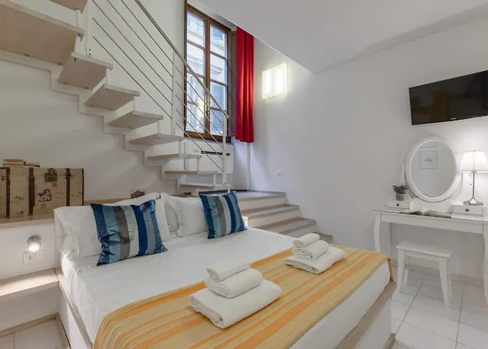 Апартаменты Charming Loft Near The Duomo Cathedral Флоренция