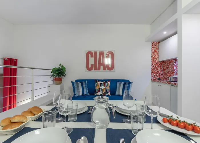 Charming Loft Near The Duomo Cathedral Апартаменты
